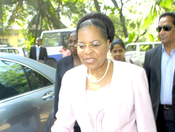 shaina nc with the first lady of mozambique 7