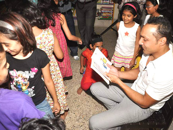 rahul bose at celebrate bandra book reading for kids 4