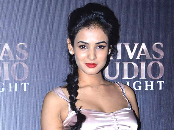 ranbir arjun deepika and nargis grace kwan chivas bash 15