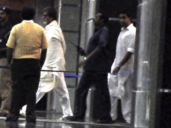 big b and abhishek snapped after aishwarya delivers baby girl 2