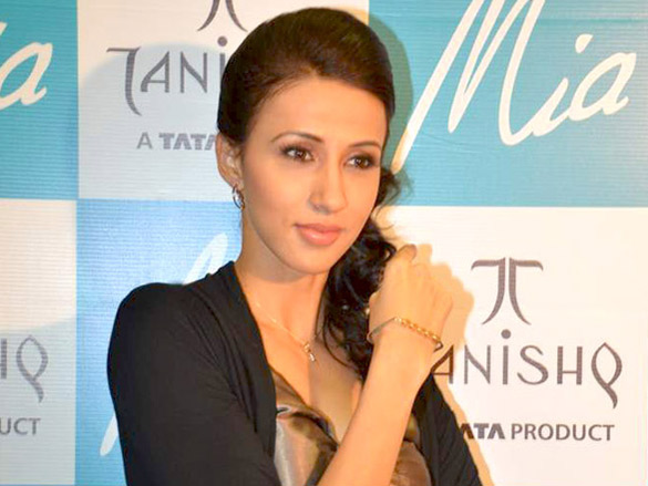 tanishq showcases mia collection 10