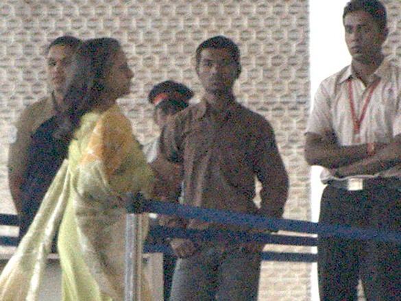 sanjay dutt visits aishwarya at the hospital 6