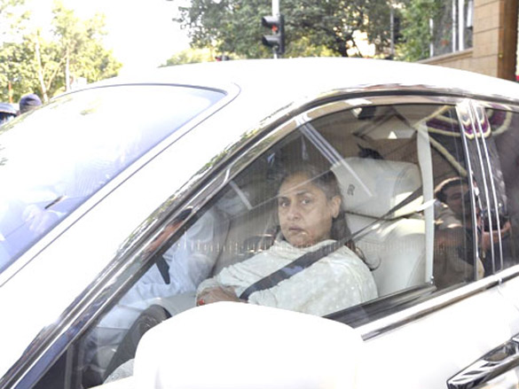 aishwarya leaves for home with her baby 6