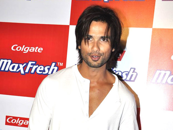 shahid genelia and esha deol grace colgate maxfresh party 3