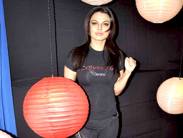 urmila and other celebs at zee rishtey awards 2011 5