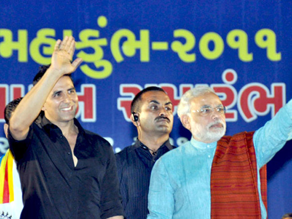 akshay kumar visits vadodara for khel mahakumbh 2011 sports event 5