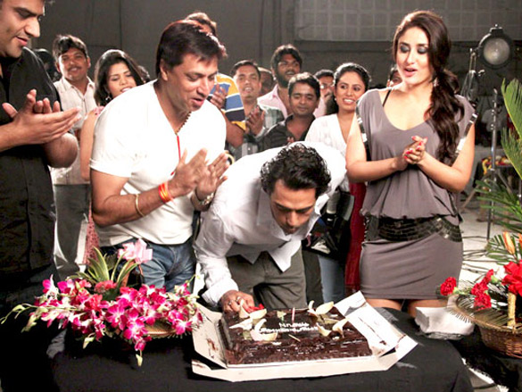 on the sets of heroine 5
