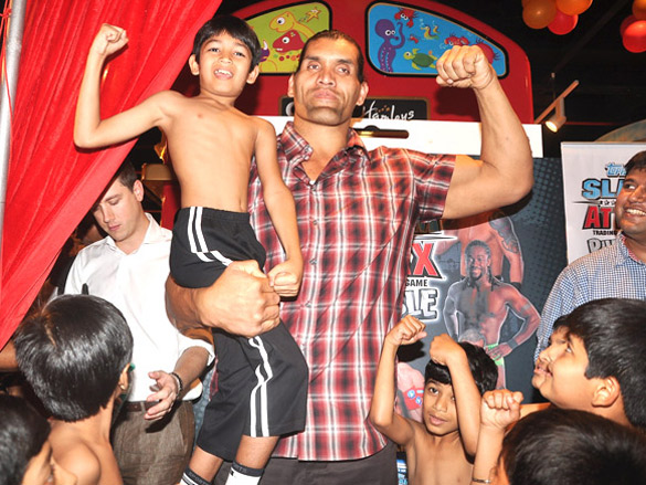 the great khali launches the topps slam attax trading card game 3