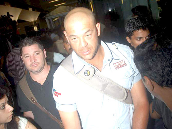 andrew symonds snapped at airport 3