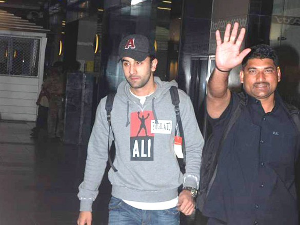 ranbir kapoor snapped at the airport 2