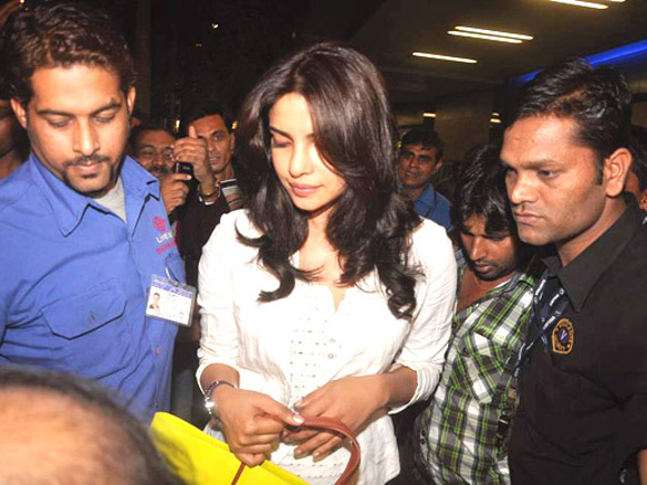 priyanka returns from dubai 9