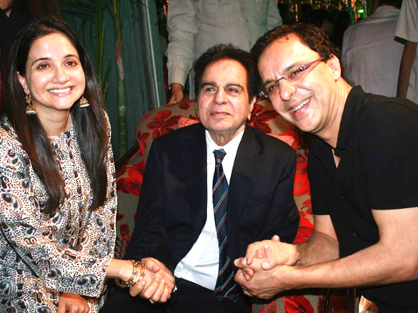celebs grace dilip kumars birthday celebrations 5