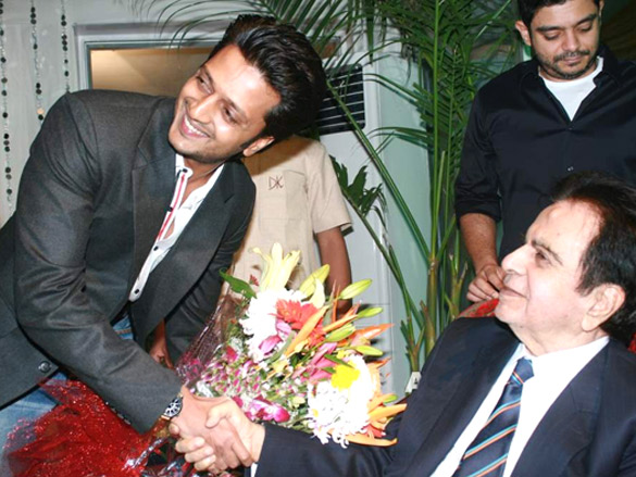 celebs grace dilip kumars birthday celebrations 10