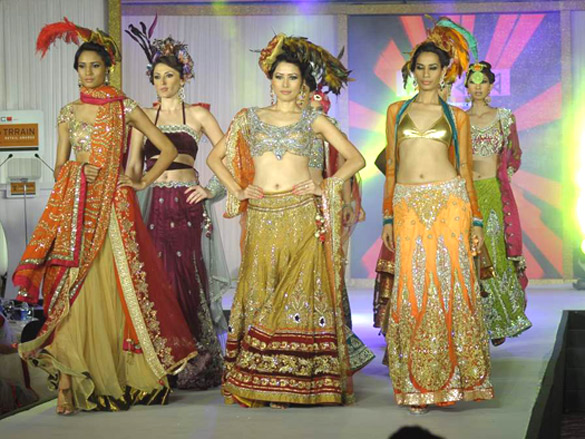 celebs at the kimaya fashion show at taj lands end 7