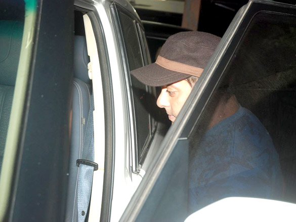 salman and his family watch mission impossible ghost protocol 3
