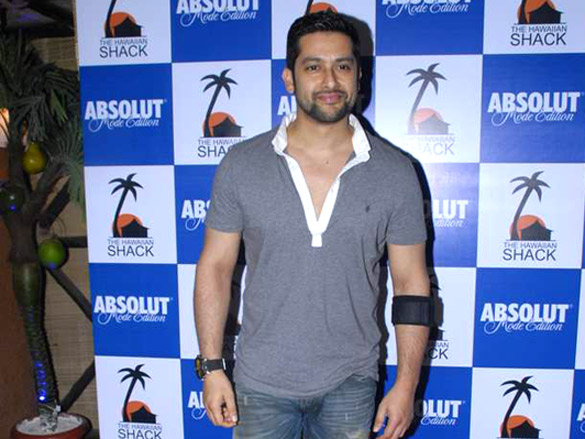 aftab shivdasani and others at the opening of hawaiian shack 4