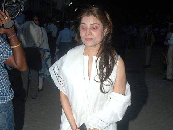 bollywood pays respect at dev anands prayer meet 47