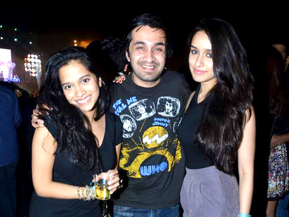 shazahn padamsee and shraddha kapoor snapped at the sunburn festival 3
