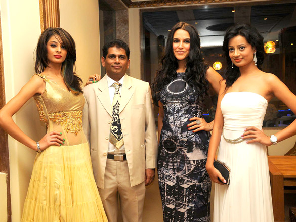 neha dhupia unveils mohammed fasihs sheesh mahal lounge 6