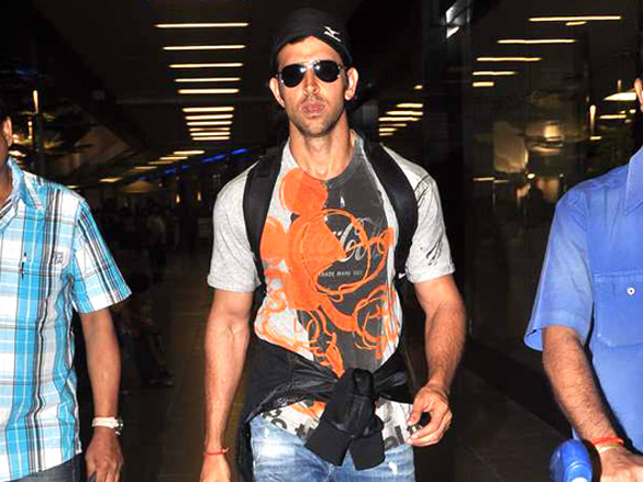 hrihtik snapped at the international airport 5
