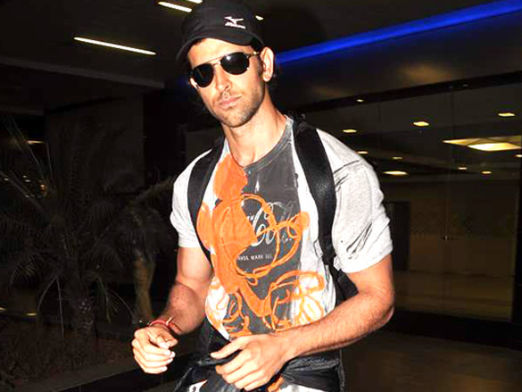hrihtik snapped at the international airport 6