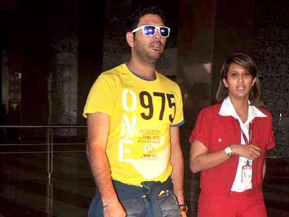 yuvraj singhs cool casual look snapped at domestic airport 4