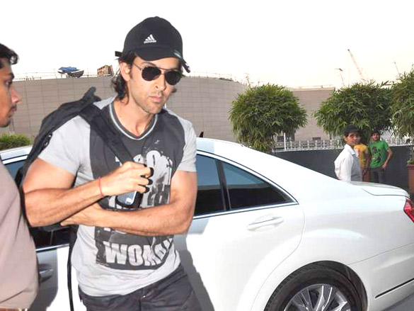 salman and hrithik leave for new years celebration 8