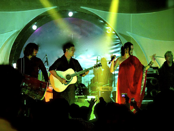 sona mohapatra performs in delhi for new year 2012 bash 4