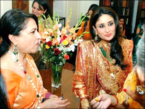 Check out: Kareena, Sharmila at Bhopal