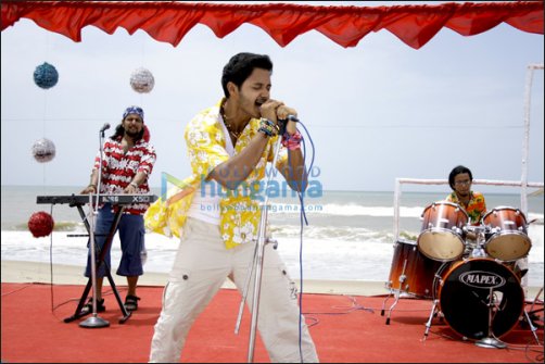 Shreyas makes special appearance as singer in Aashayein