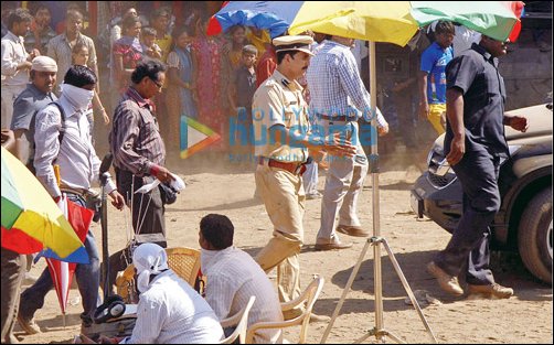 Check Out: Akshay Kumar on the sets of Rowdy Rathore