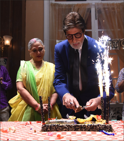 Check out: Amitabh Bachchan and wife Jaya celebrate his National Award win