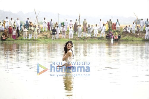Anushka dives into murky waters