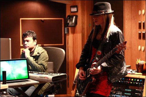 Check Out: A.R.Rahman with Orianthi during the recording of ‘Sadda Haq’