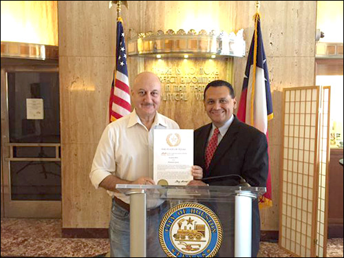 Anupam Kher gets ‘Honored Guest’ award in Texas