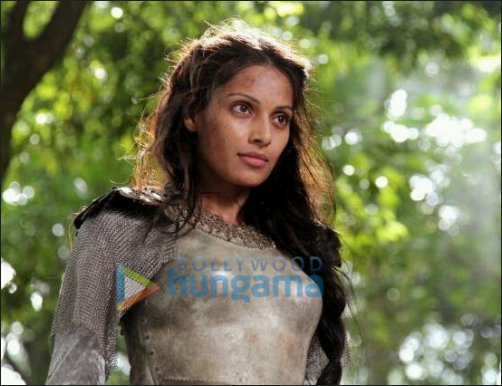 Check Out: Bipasha Basu’s look in Singularity