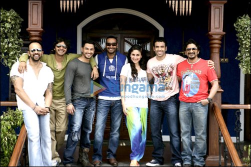 Check Out: Gang of Golmaal 3 having blast in Goa