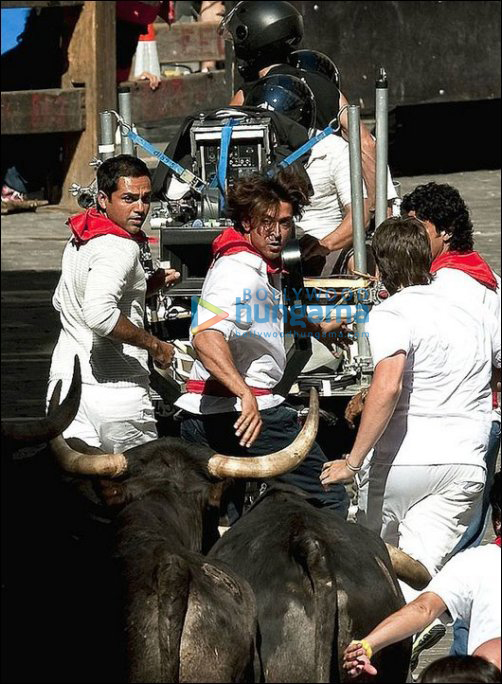 Check Out: Hrithik, Farhan, Abhay running with the bulls