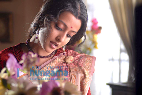 Raima and Riya Sen feature together in Rituparno Ghosh’s Noukadubi Raima and Riya Sen feature together in Rituparno Ghosh’s Noukadubi