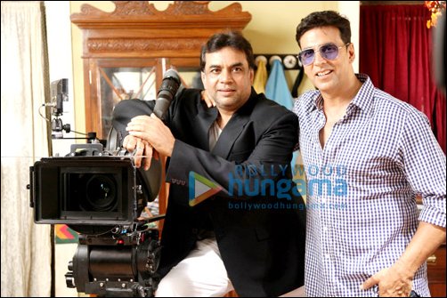 Akshay and Paresh on sets of Oh My God