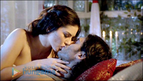 Check out: Sunny in ‘Maine Khud Ko’ from Ragini MMS 2
