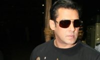 Salman takes on arm-wrestling with celebrity trainer from LA, defeats him