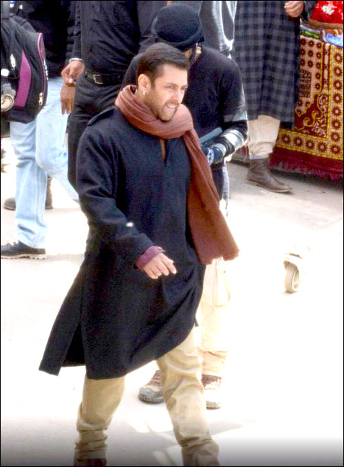 Check out: Salman Khan shoots for Bajrangi Bhaijaan in Kashmir
