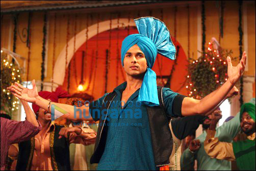 Check Out: Shahid Kapoor’s traditional look in Mausam
