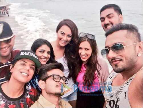 Check out: Sonakshi, Honey Singh at Malibu
