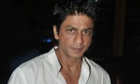 SRK joined Arjun and Kareena in press meet to promote We Are Family