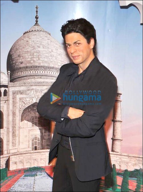 SRK’s wax statue unveiled at Madame Tussauds in New York