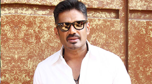 100 film old Suniel Shetty pairs up with 3 film old director