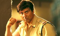 Is Sunny really playing a cop in Ghayal Returns?