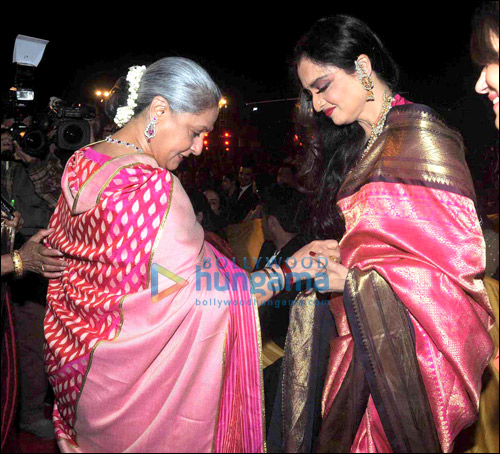 Check out: Amitabh, Jaya greet Rekha at award function